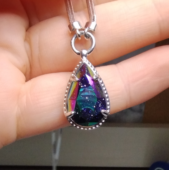 Kendra Scott Iridescent Goldstone Necklace - Picture 5 of 8